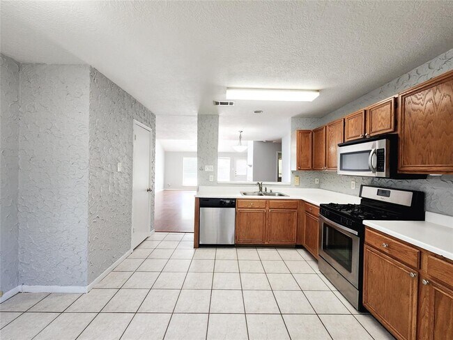 Building Photo - 14614 Cypress Valley Dr