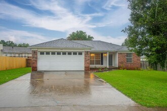 Building Photo - Updated 3 Bedroom Home in Cabot