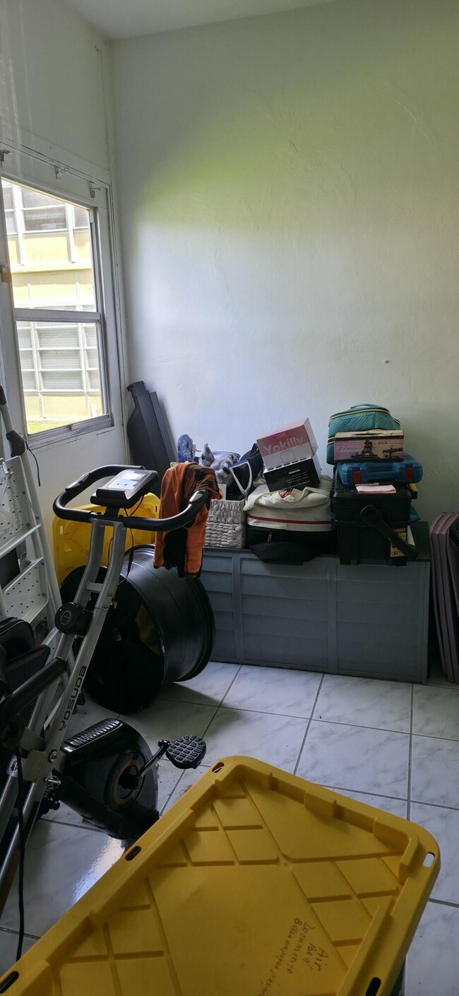 Building Photo - 6091 NW 61st Ave