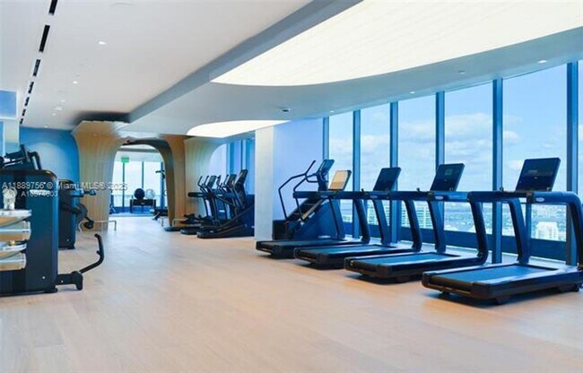 Building Photo - 1000 Brickell Plaza