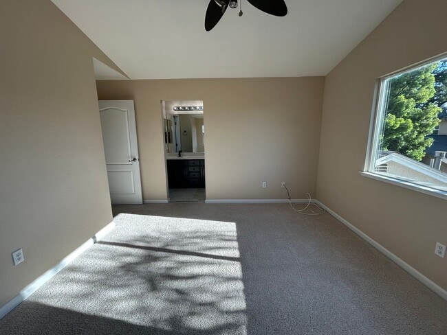 Building Photo - 4113 Piccadilly Ln