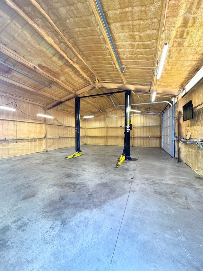 Building Photo - Beautiful Horse Property with Outbuildings in Loveland