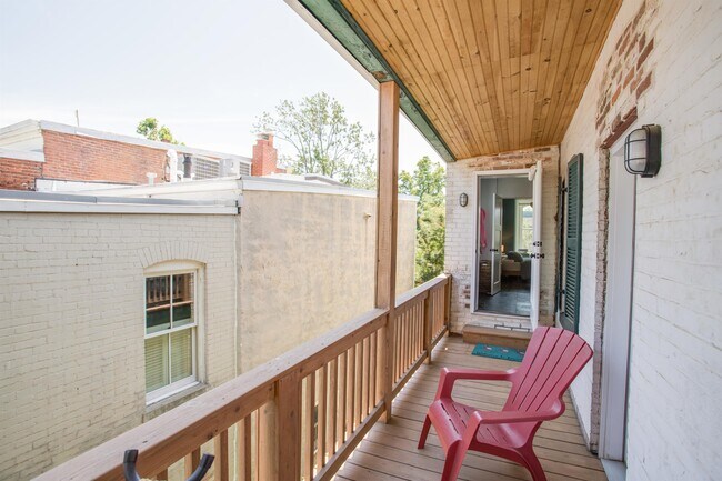 Primary Photo - 604 A St SE