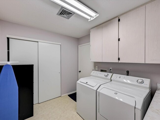 Building Photo - 10 Stone Mountain Blvd