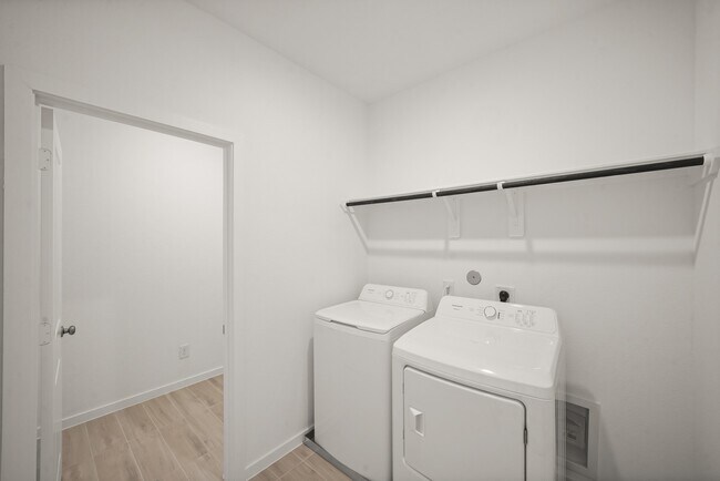 Building Photo - 2207 Diagonal Ln