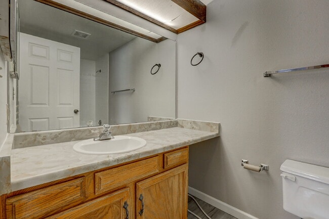 Building Photo - $1,940.95, 2-bed, 2-bath located in Denver