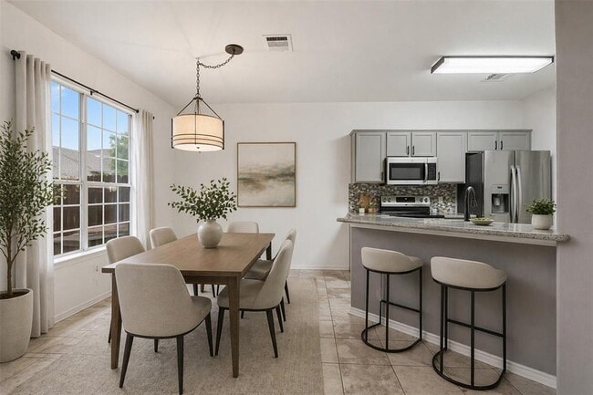 Building Photo - 2632 Century Park Blvd