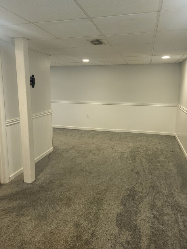 Building Photo - Beautiful 3 bedroom house in Brookline