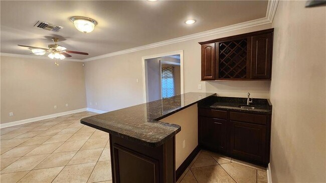 Building Photo - 2213 Stall Dr