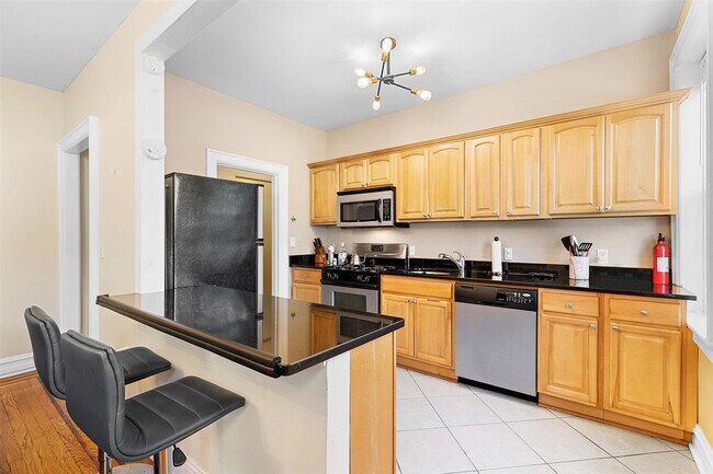 Building Photo - 340 Fairmount Ave