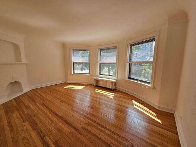Building Photo - 5507 N Campbell Ave