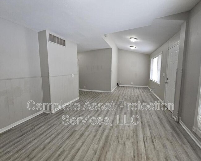 Building Photo - 111 Laurel St