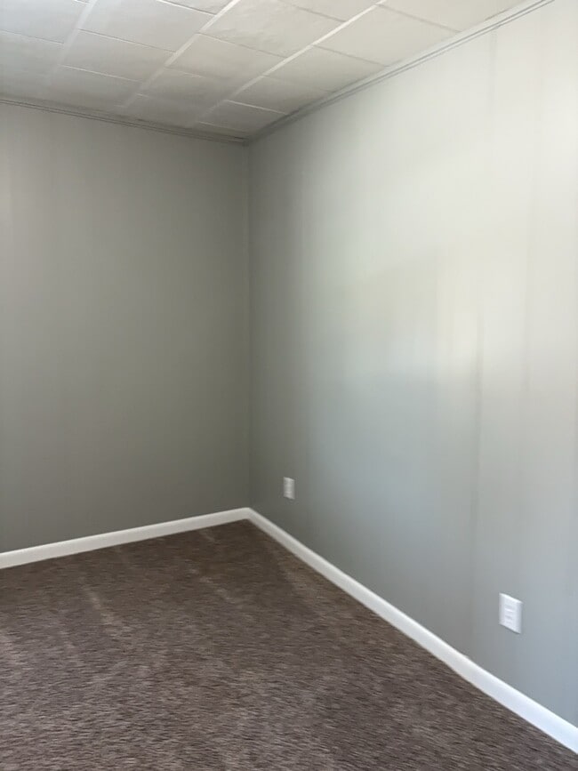 Building Photo - 520 E Washington St