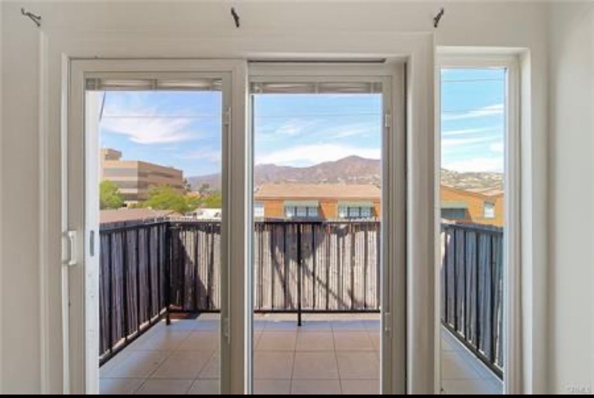 Building Photo - 409 Burchett St