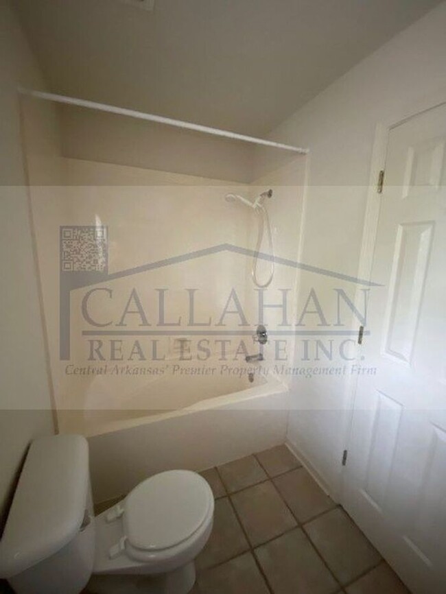 Building Photo - Sherwood 2 Bedroom Townhome