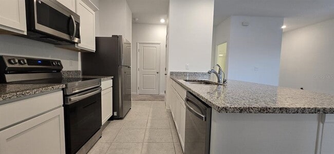 Building Photo - 452 Hennepin Lp