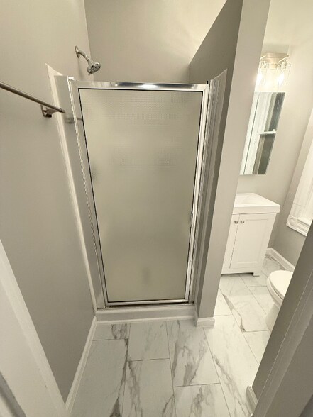 Building Photo - 613 Redgate Ave