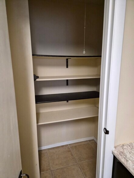 Pantry - 1600 Northbrook Dr