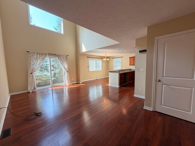 Building Photo - 3050 Ledgestone Pl NE