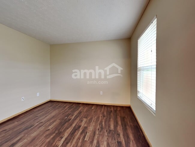 Building Photo - 5688 Battle Creek Way