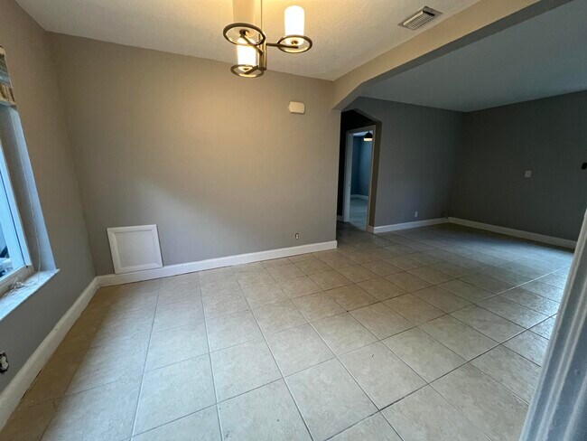 Building Photo - 113 Edwards Ln