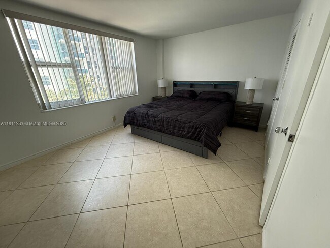 Building Photo - 9195 Collins Ave