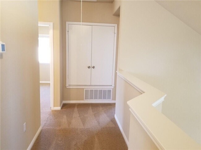 Building Photo - 1448 Brooks Way