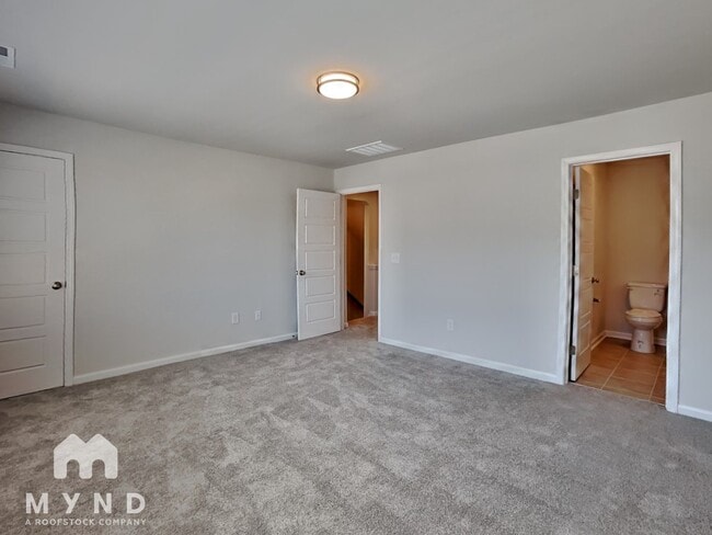 Building Photo - 252 Shingle Oak Rd