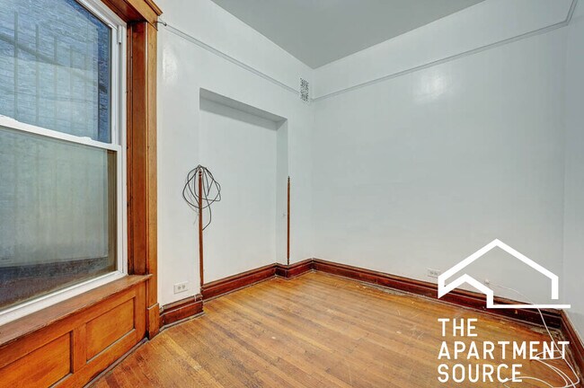 Building Photo - 4736 S Prairie Ave