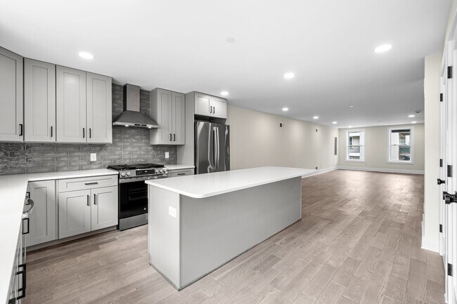 Building Photo - 3552 Warder St NW