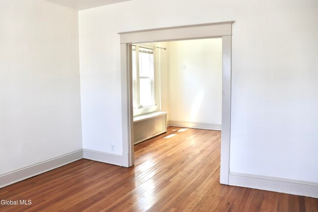 Building Photo - 628 N Pearl St