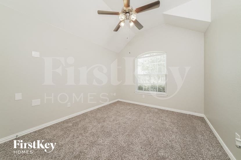 Building Photo - 1521 Toucan Dr