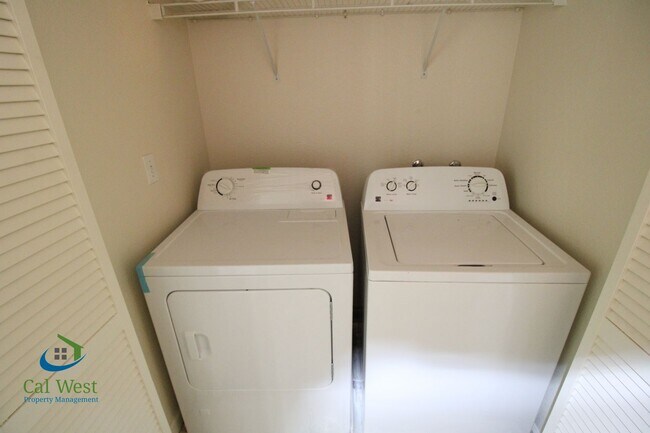 Building Photo - $3,695 - Spacious 2 Bedroom, 2.5 bath tri-level townhouse near Communication Hill in Lancaster Gates