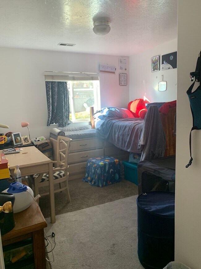 Building Photo - WHOLE APARTMENT available in Santa Barbara Condos for Fall 2027