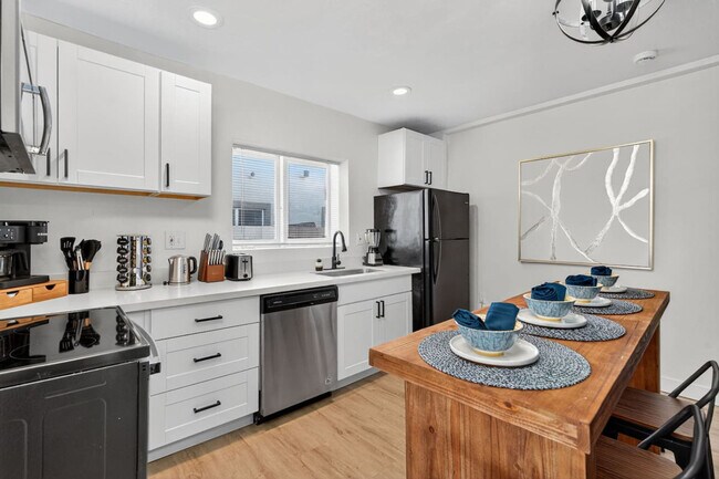 Building Photo - 1311 N 14th St