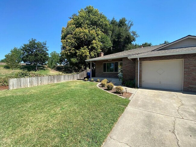 Building Photo - 4120/4122 Canby Way