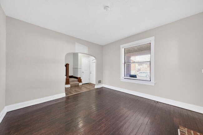 Building Photo - SECTION 8 WELCOME – 3BR Home with Covered Front Porch | $1,700