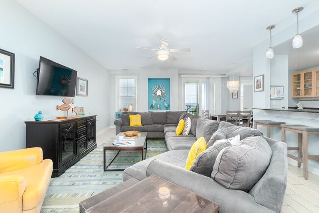 Building Photo - Sandbridge Off Season/Furnished 3 bed Read...