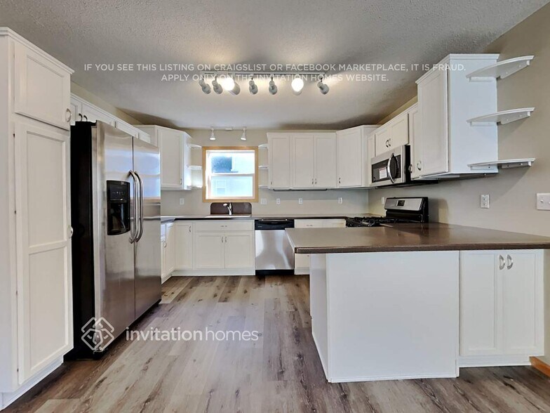 Building Photo - 85 Grove St