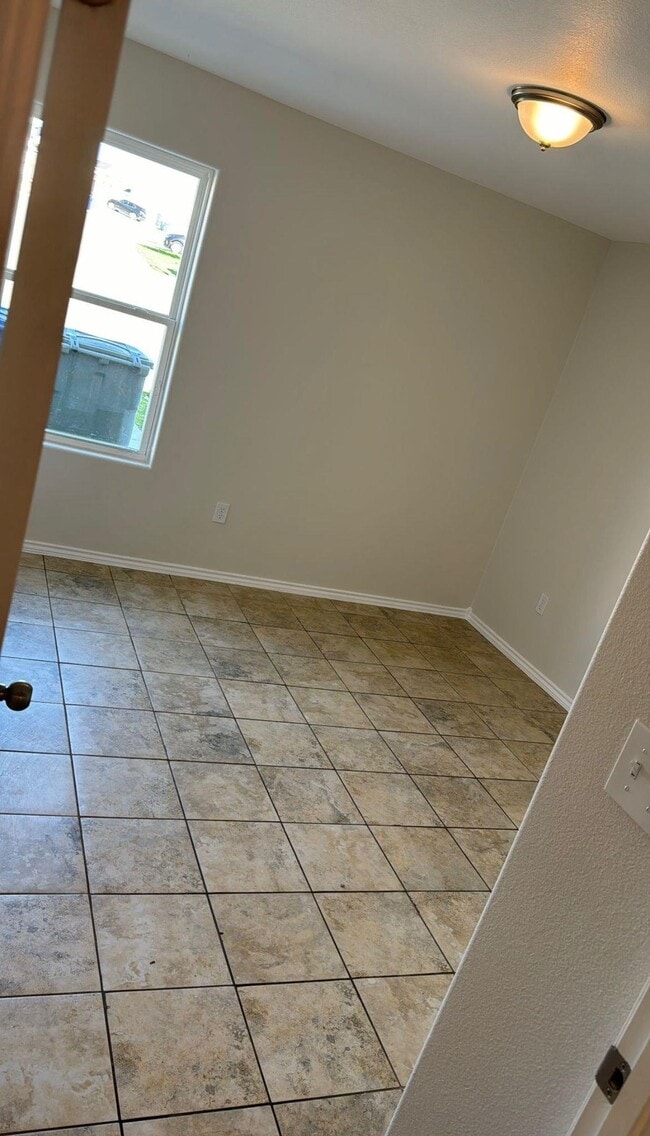 Building Photo - 5202 Anacahuita Dr