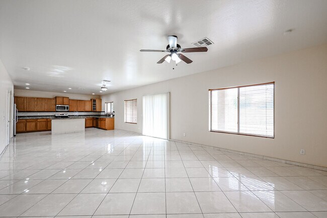 Building Photo - Beautiful 7 bedroom
