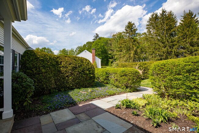 Building Photo - 2 Emerson Ct