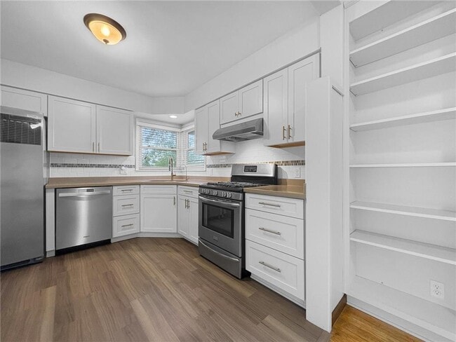 Building Photo - 7110 W 23rd St