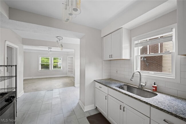 Building Photo - 1047 Hillstone Rd