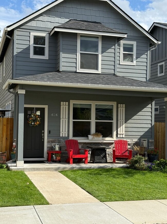 Building Photo - Gorgeous 3-Bdr with Bonus Room Loft in McKenzie Meadows Village in Sisters!