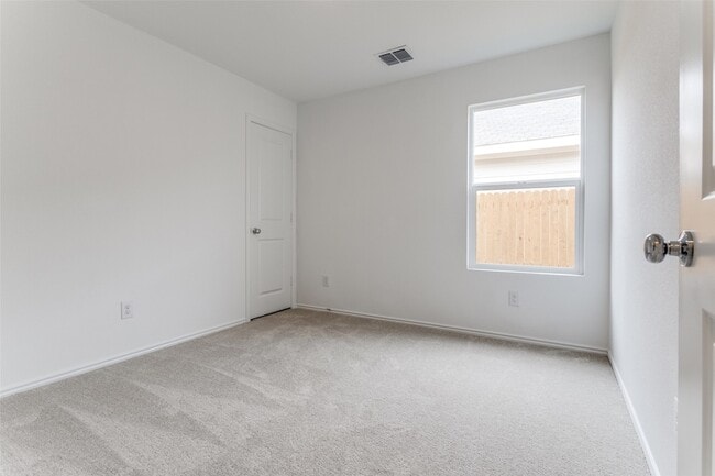Building Photo - 127 Sunflower St