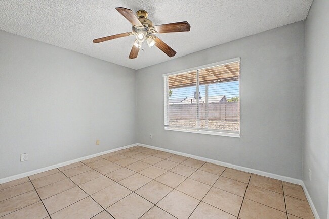 Building Photo - 12446 N 36th Dr