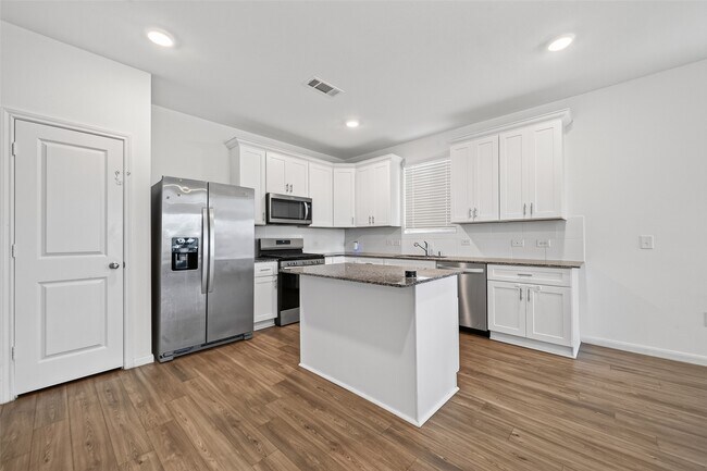 Building Photo - 8111 Star Ter Dr