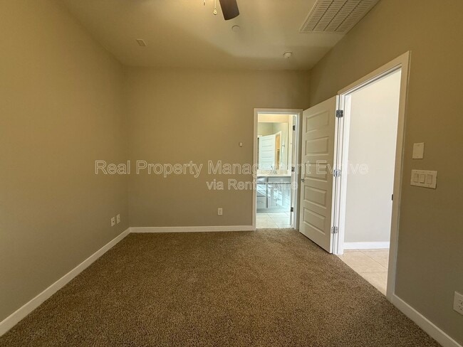 Building Photo - 4064 E Pony Ln