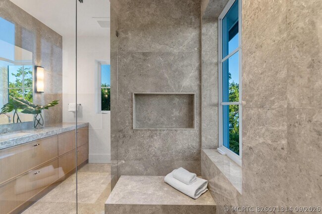 Building Photo - 2219 Ibis Isle Rd E